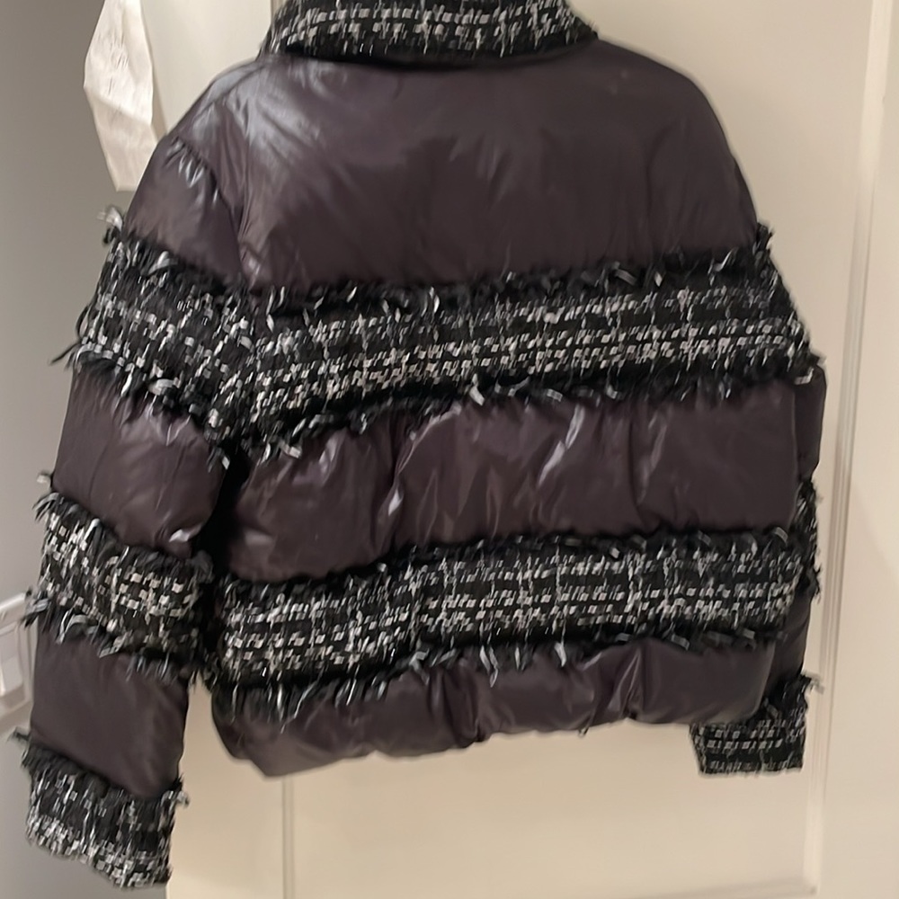 Chanel 18 b Coco neige ribbon tweed puffer jacket down Italy size 38 medium - Picture 9 of 13